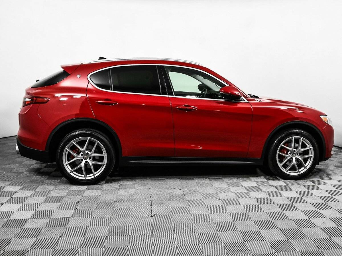 Alfa Romeo Stelvio, 2017 Фото №4