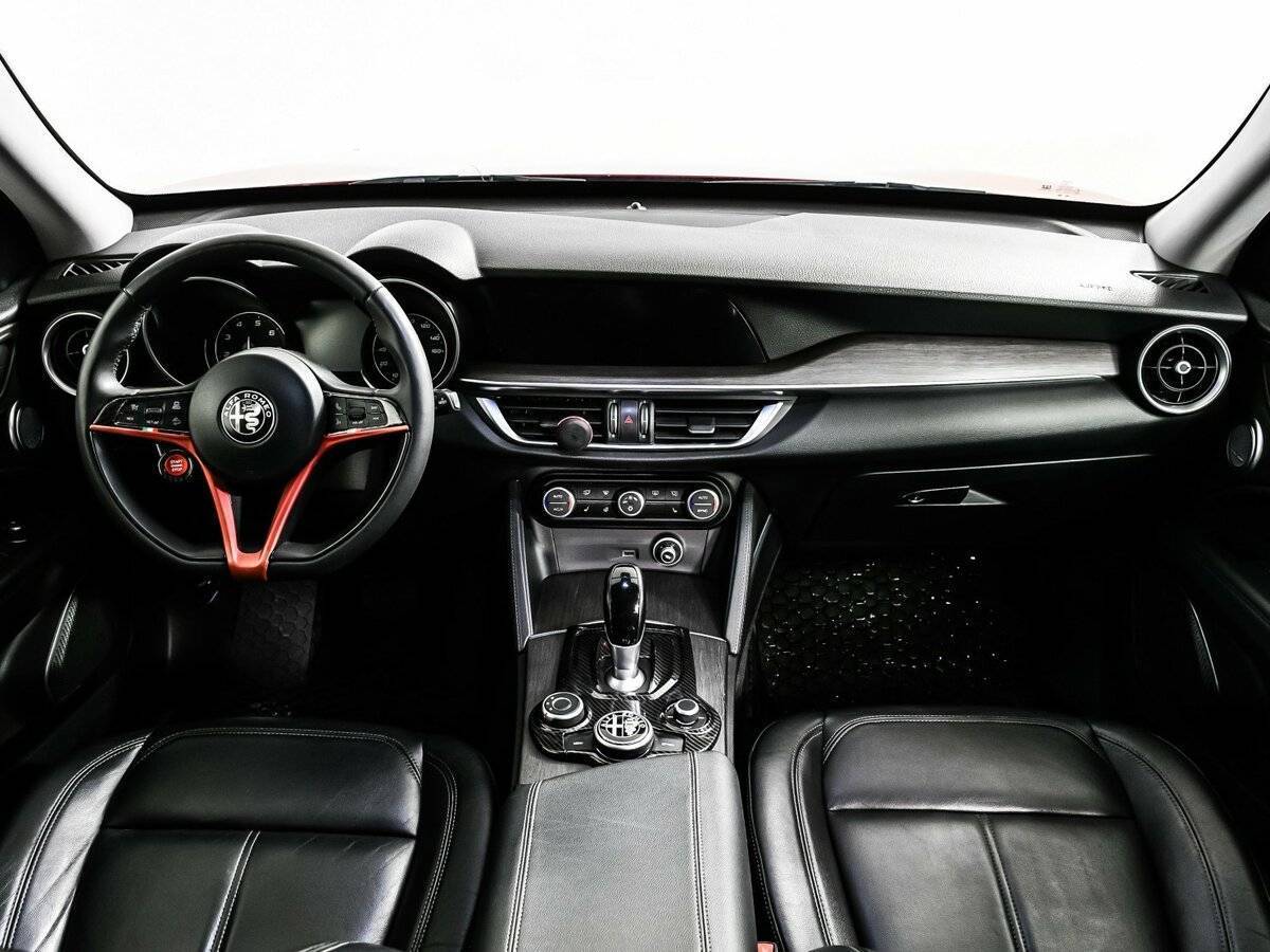 Alfa Romeo Stelvio, 2017 Фото №11