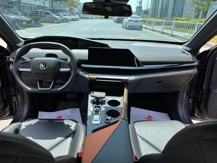 Changan UNI-V, 2022 Фото №11