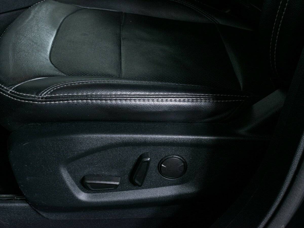 Ford Explorer, 2019 Фото №19