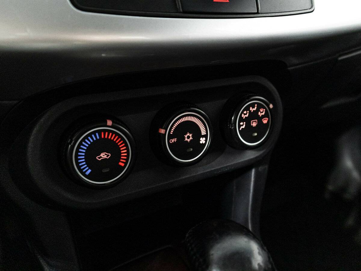 Mitsubishi Lancer, 2010 Фото №15