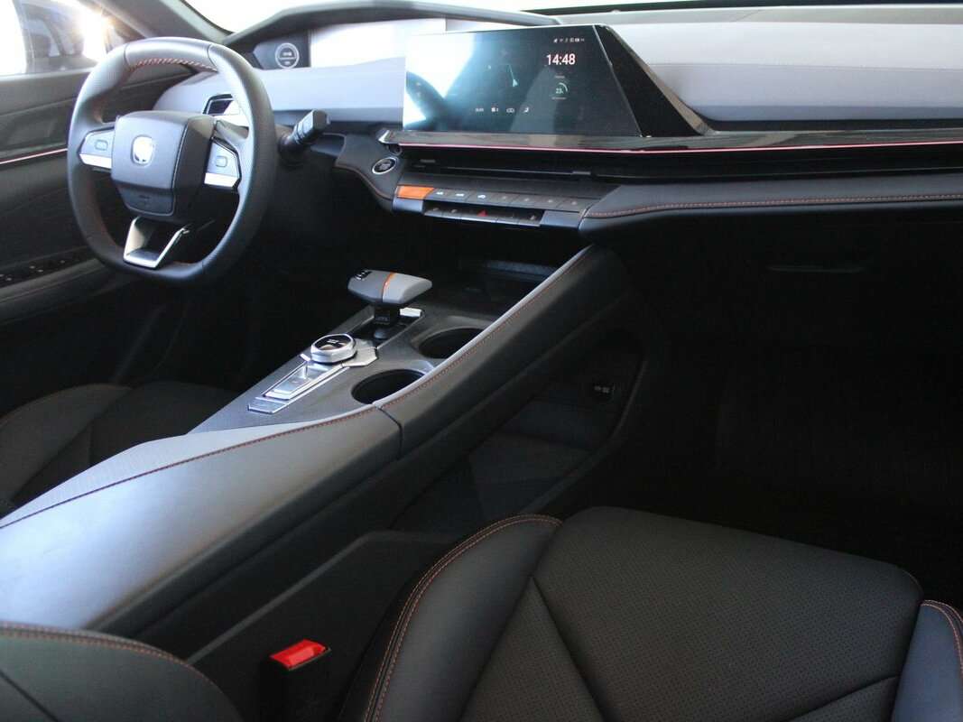 Changan UNI-V, 2023 Фото №13