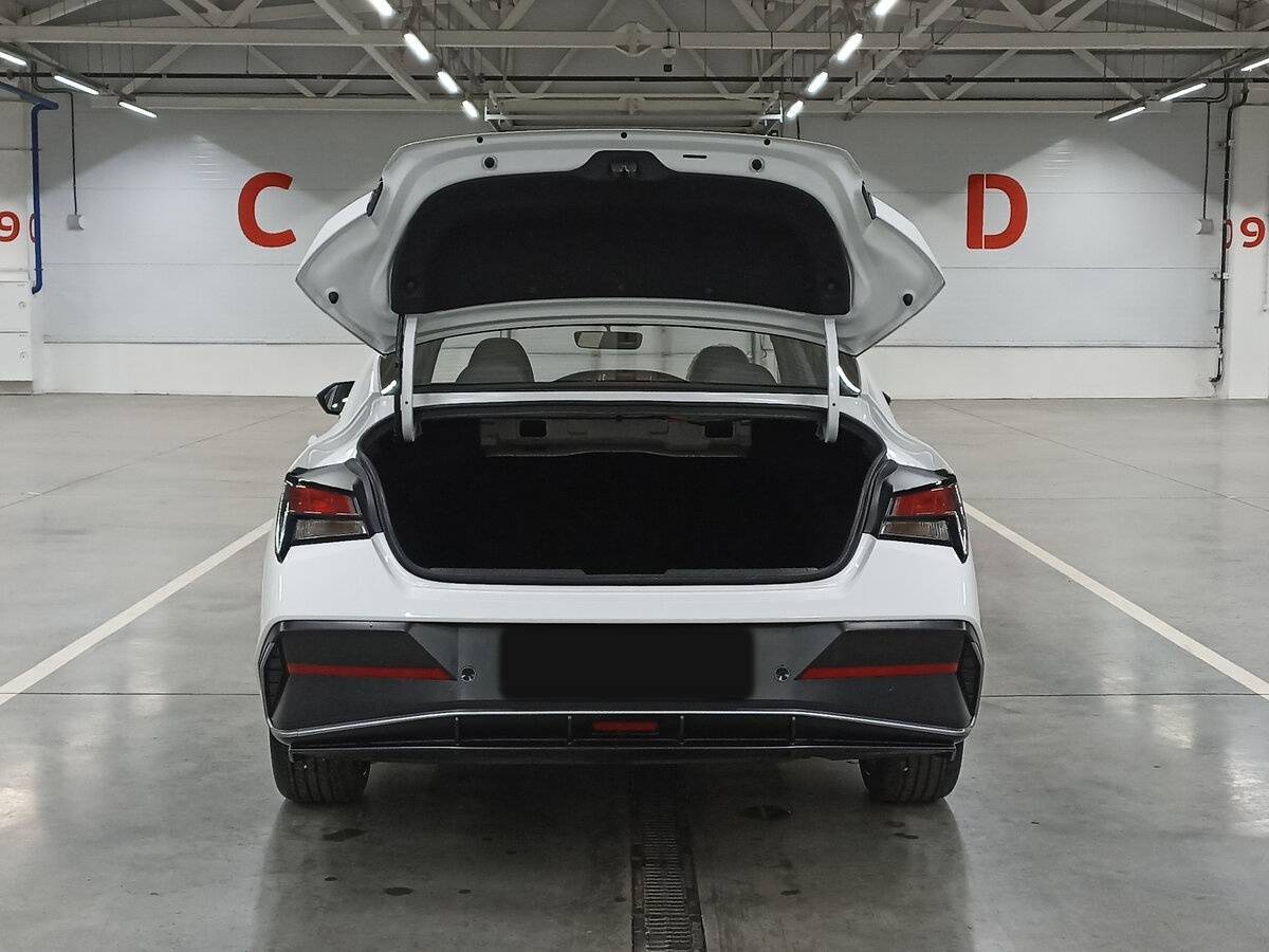 Hyundai Elantra, 2023 Фото №10