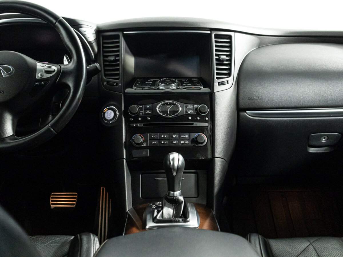 Infiniti QX70, 2016 Фото №13