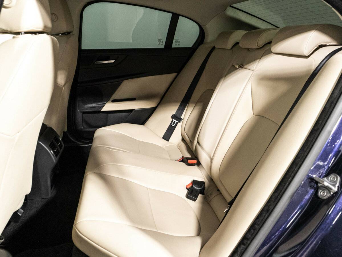 Jaguar XE, 2016 Фото №10