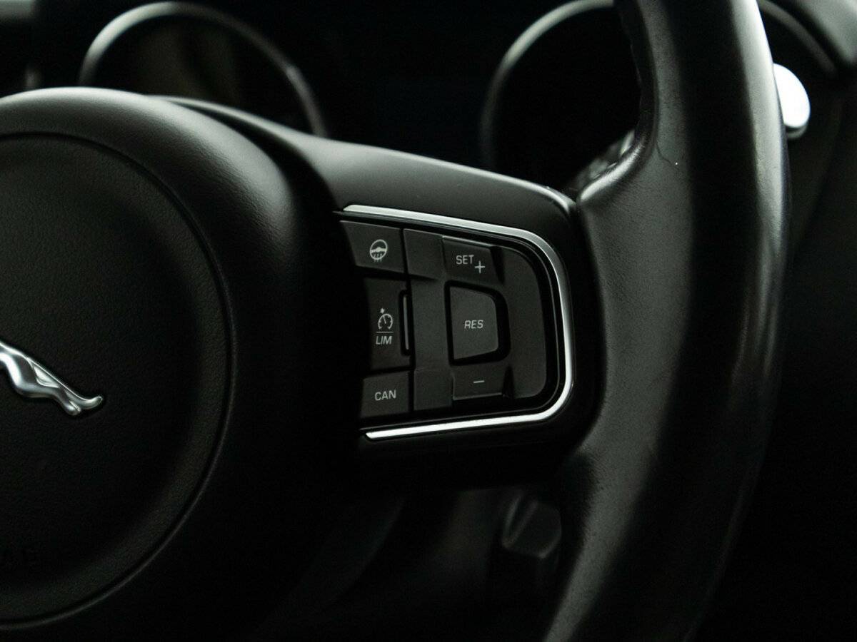 Jaguar XE, 2016 Фото №20