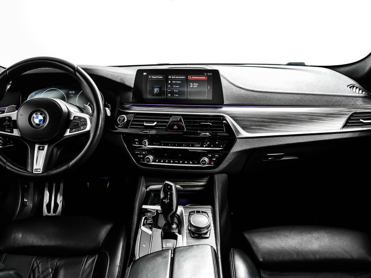 BMW 5 серии 530d xDrive, 2019 Фото №11