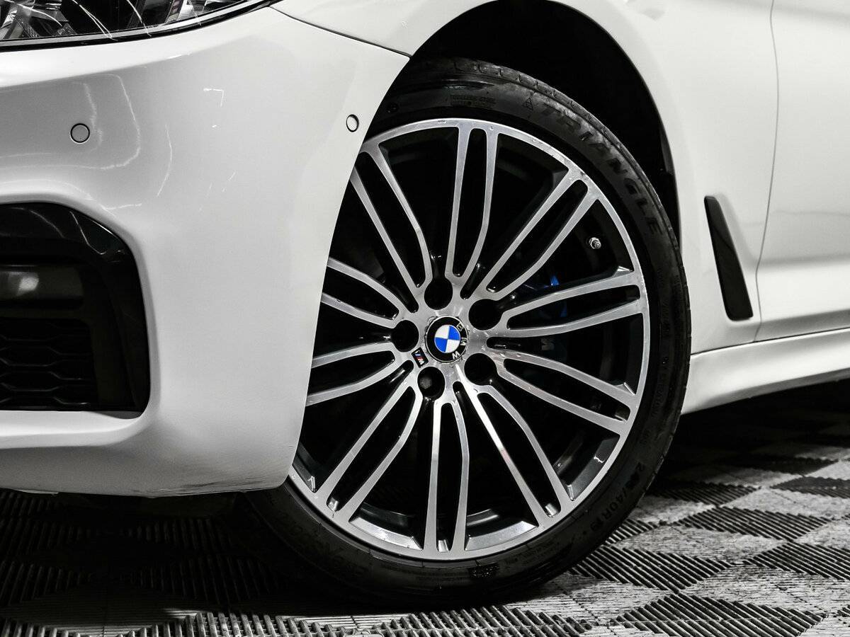 BMW 5 серии 530d xDrive, 2019 Фото №15