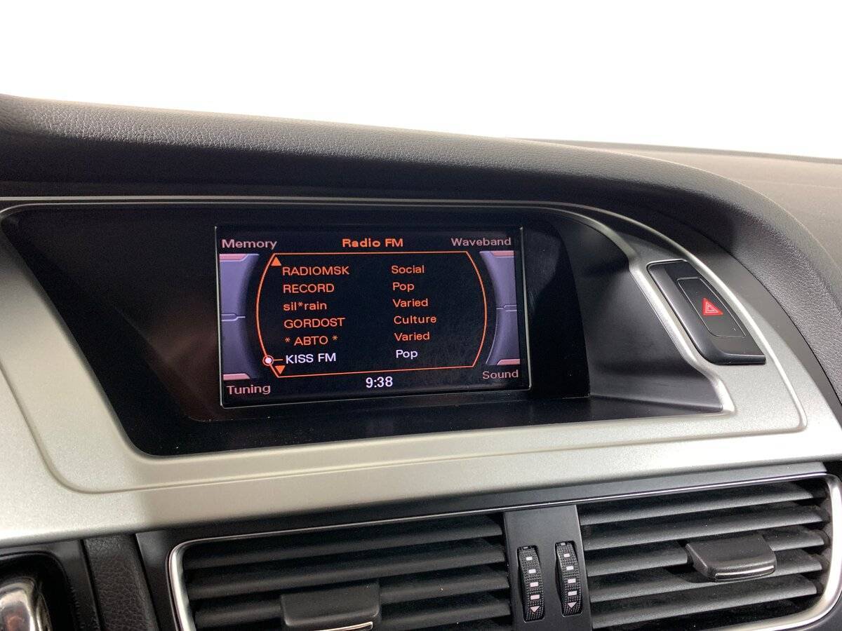 Audi A4, 2010 Фото №15