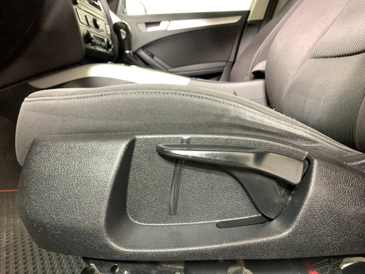 Audi A4, 2010 Фото №16