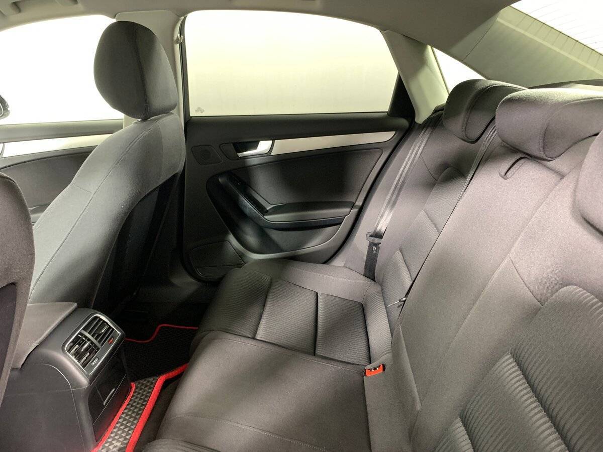 Audi A4, 2010 Фото №18