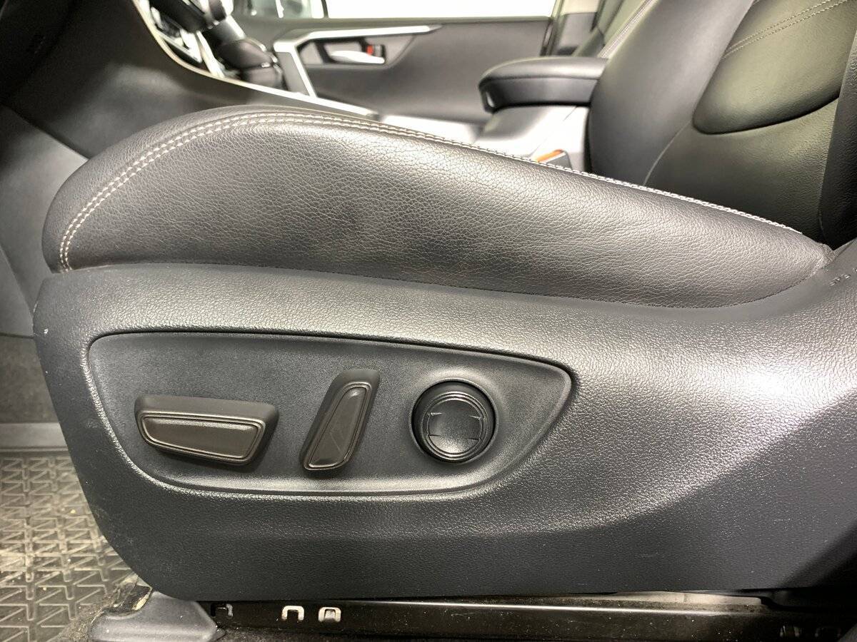 Toyota RAV4, 2020 Фото №16