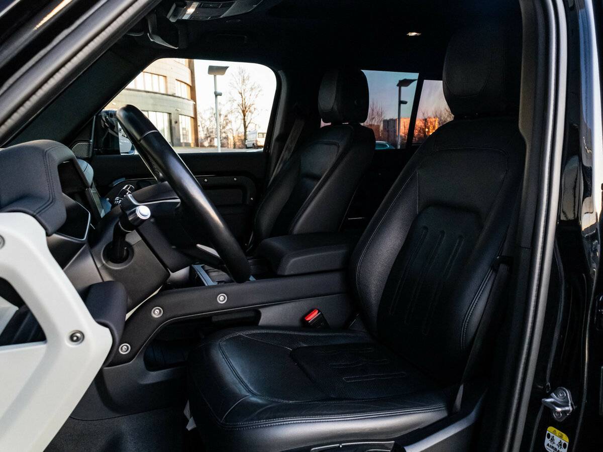 Land Rover Defender 110, 2021 Фото №19