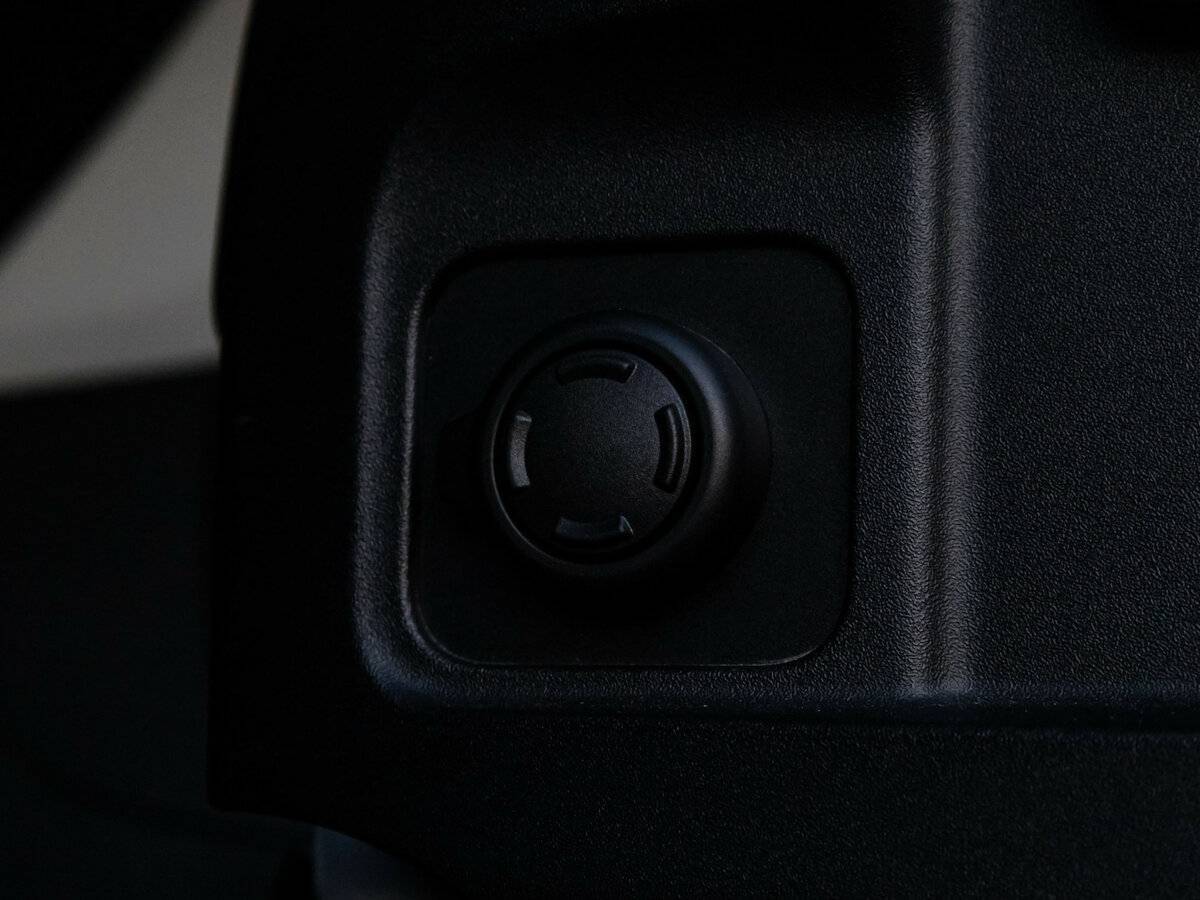 Land Rover Defender 110, 2021 Фото №24