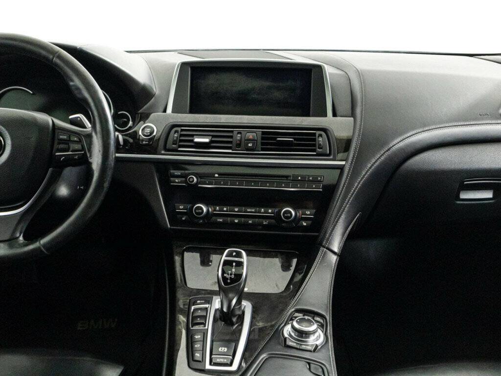 BMW 6 серии 640i xDrive, 2013 Фото №14