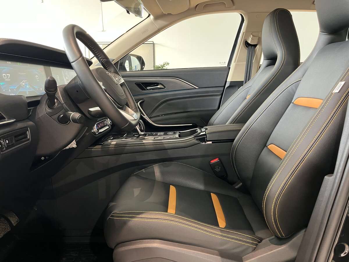 FAW Bestune T77, 2022 Фото №13