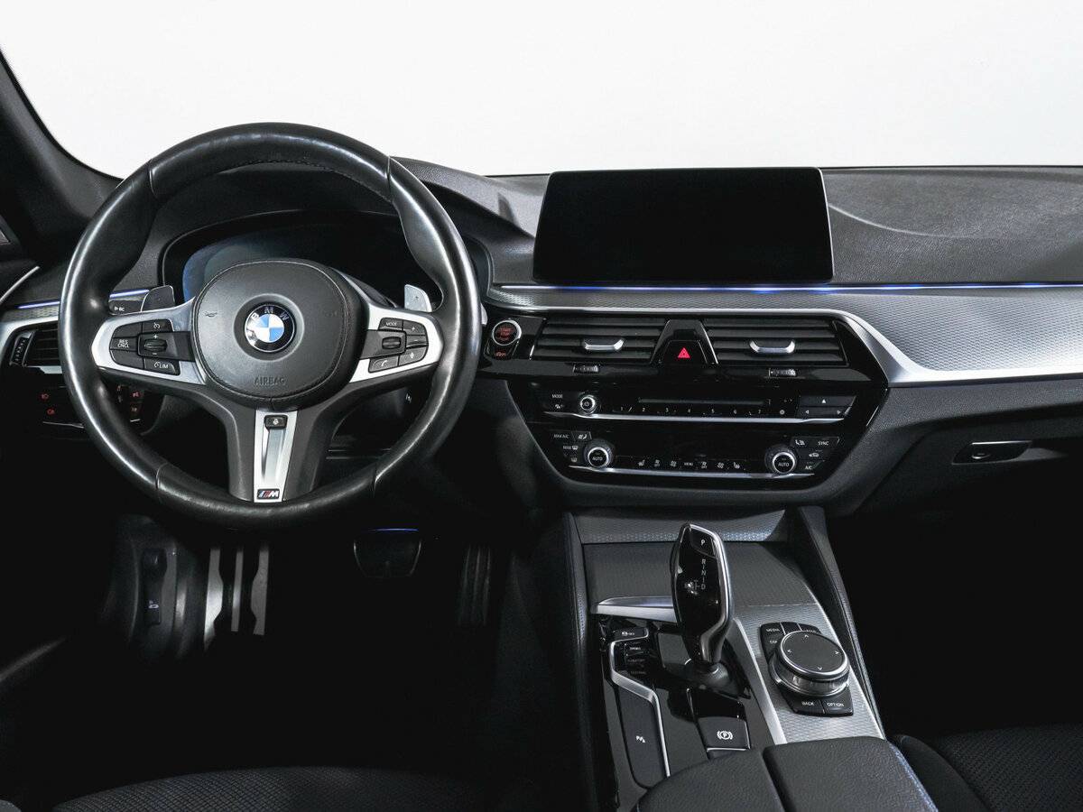 BMW 5 серии 530i xDrive, 2019 Фото №12