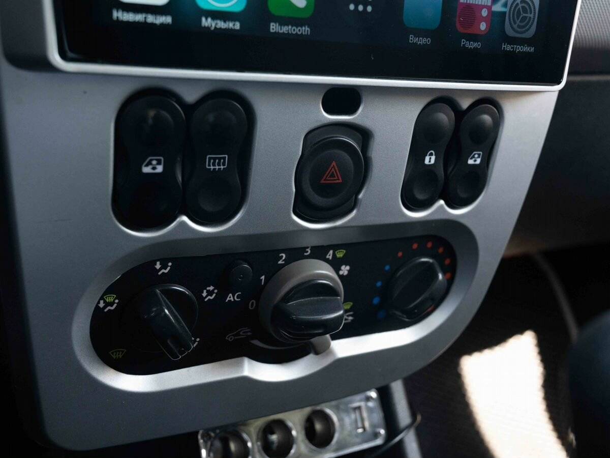 Renault Logan, 2010 Фото №18