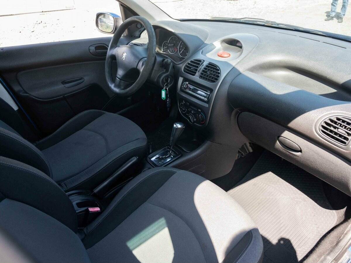 Peugeot 206, 2008 Фото №11
