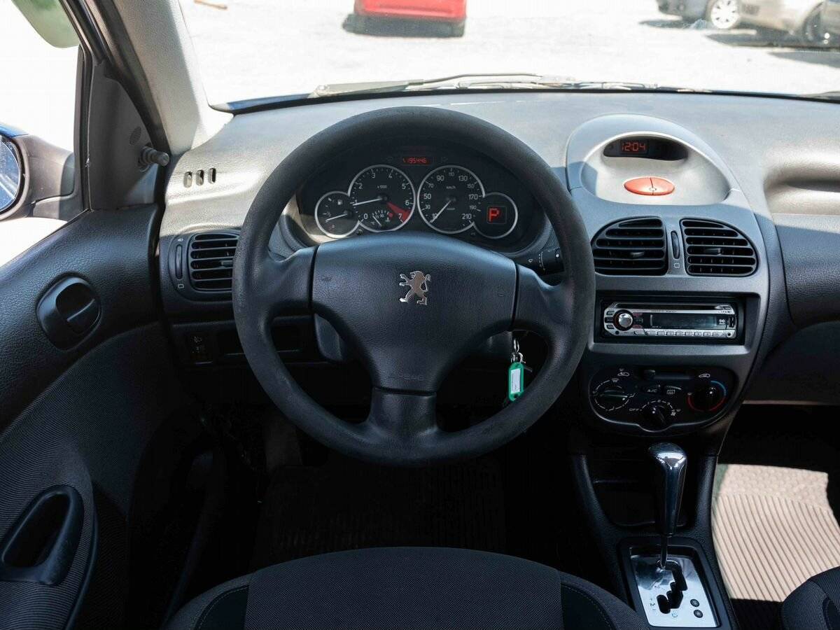 Peugeot 206, 2008 Фото №14