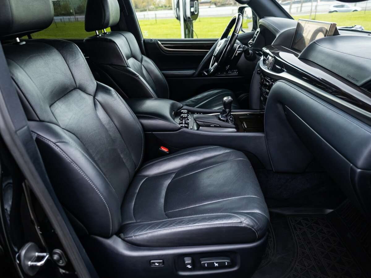Lexus LX 450d, 2018 Фото №12