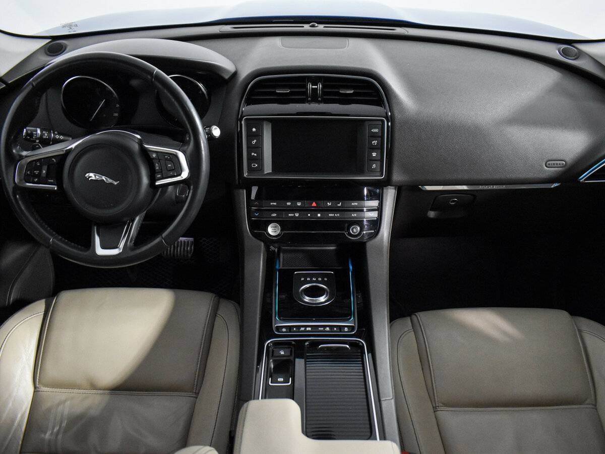 Jaguar F-Pace, 2018 Фото №10