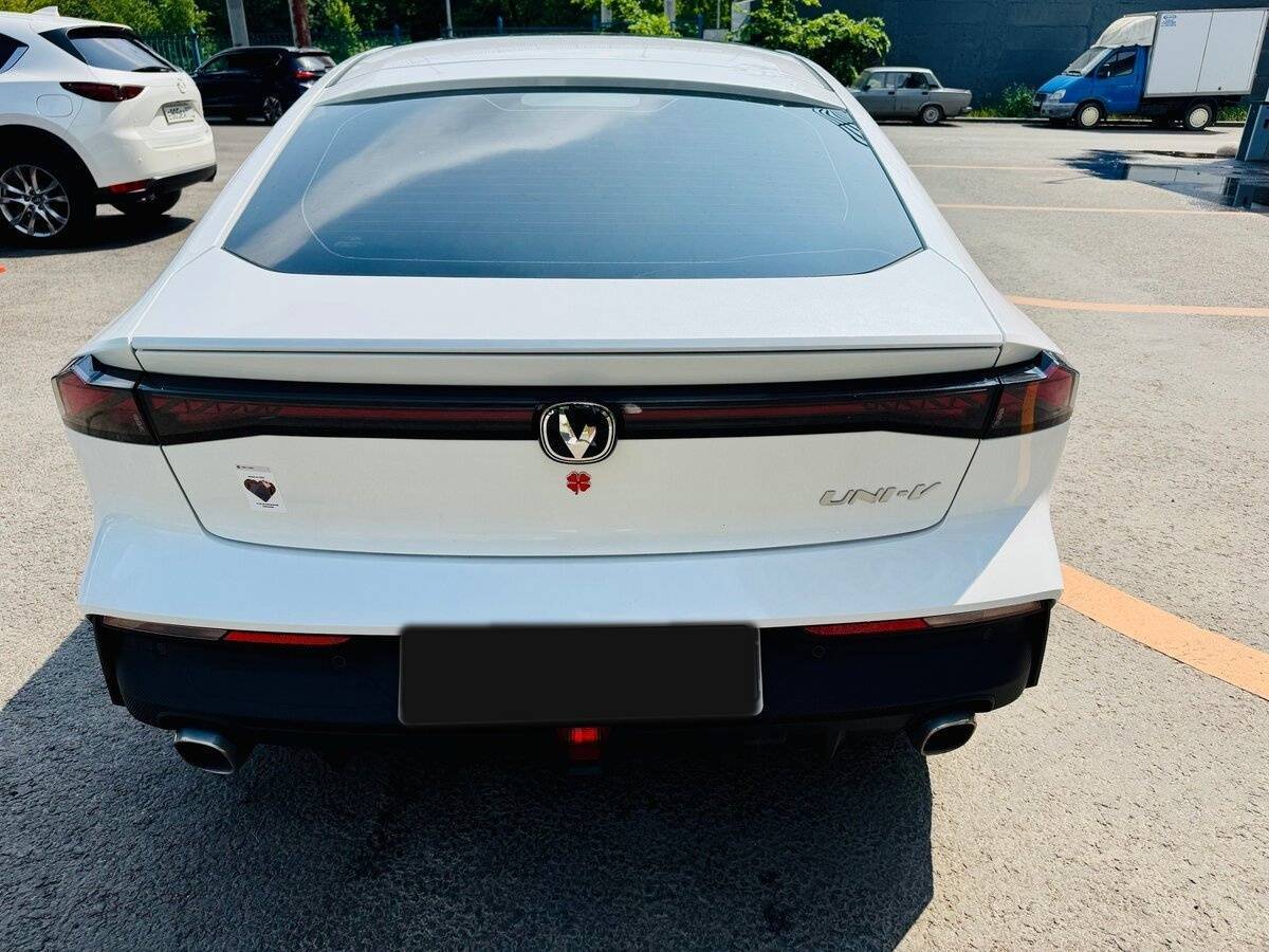 Changan UNI-V, 2023 Фото №7