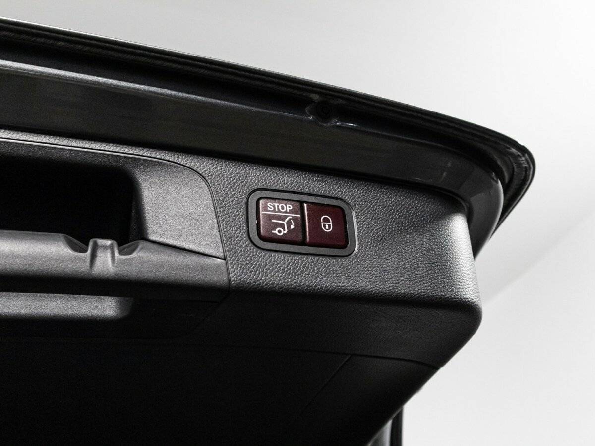 Mercedes-Benz GLC 300, 2018 Фото №16