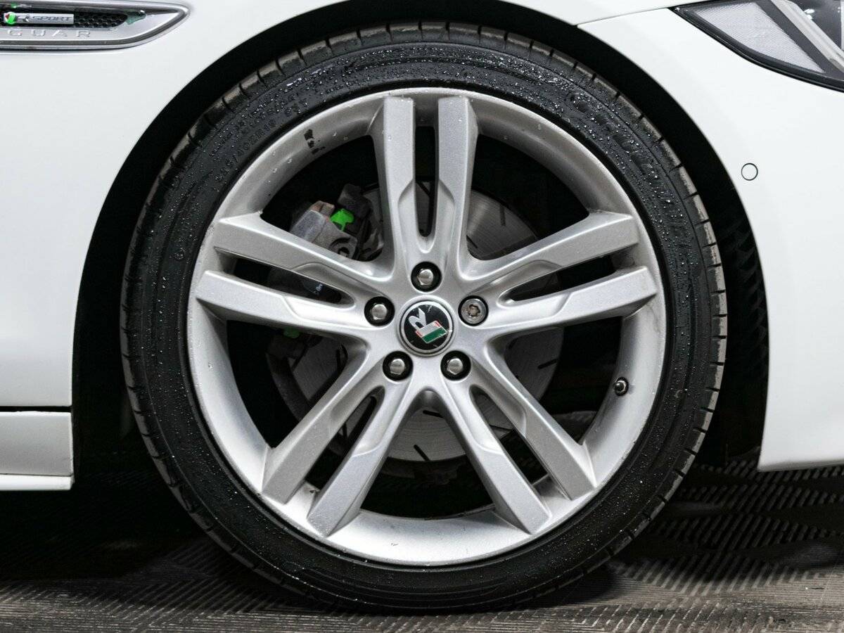 Jaguar XE, 2015 Фото №20