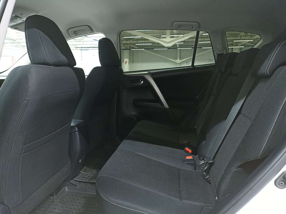 Toyota RAV4, 2019 Фото №12