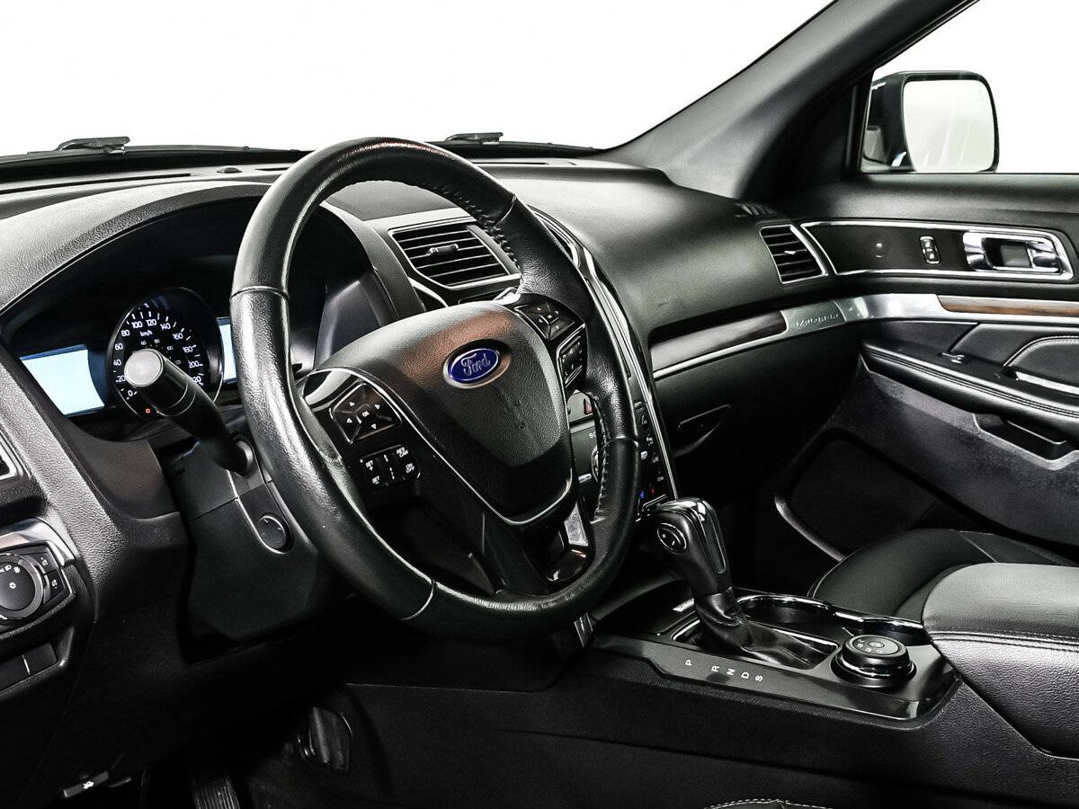 Ford Explorer, 2019 Фото №12