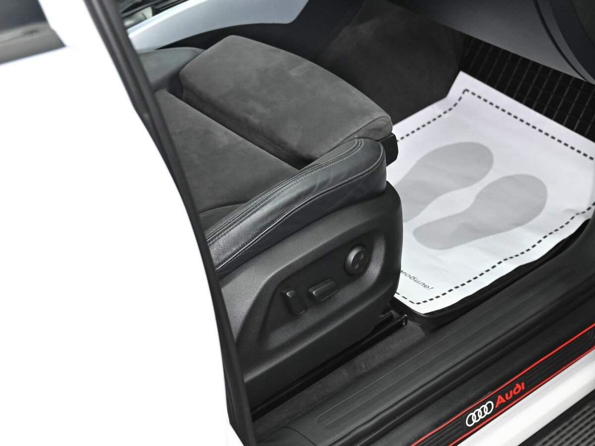 Audi Q5, 2010 Фото №14