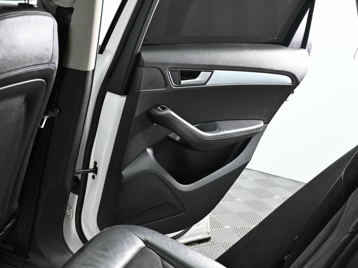 Audi Q5, 2010 Фото №17