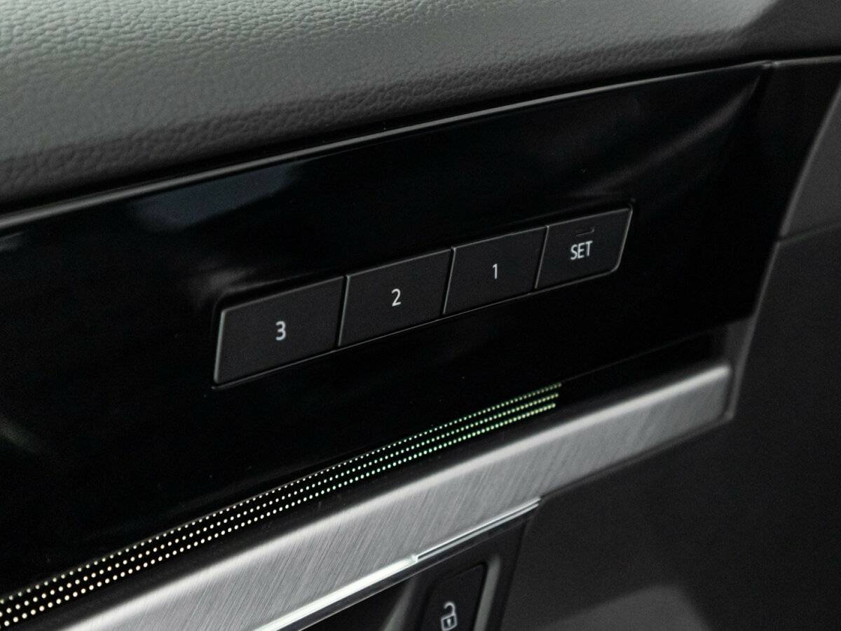 Volkswagen Touareg, 2018 Фото №19