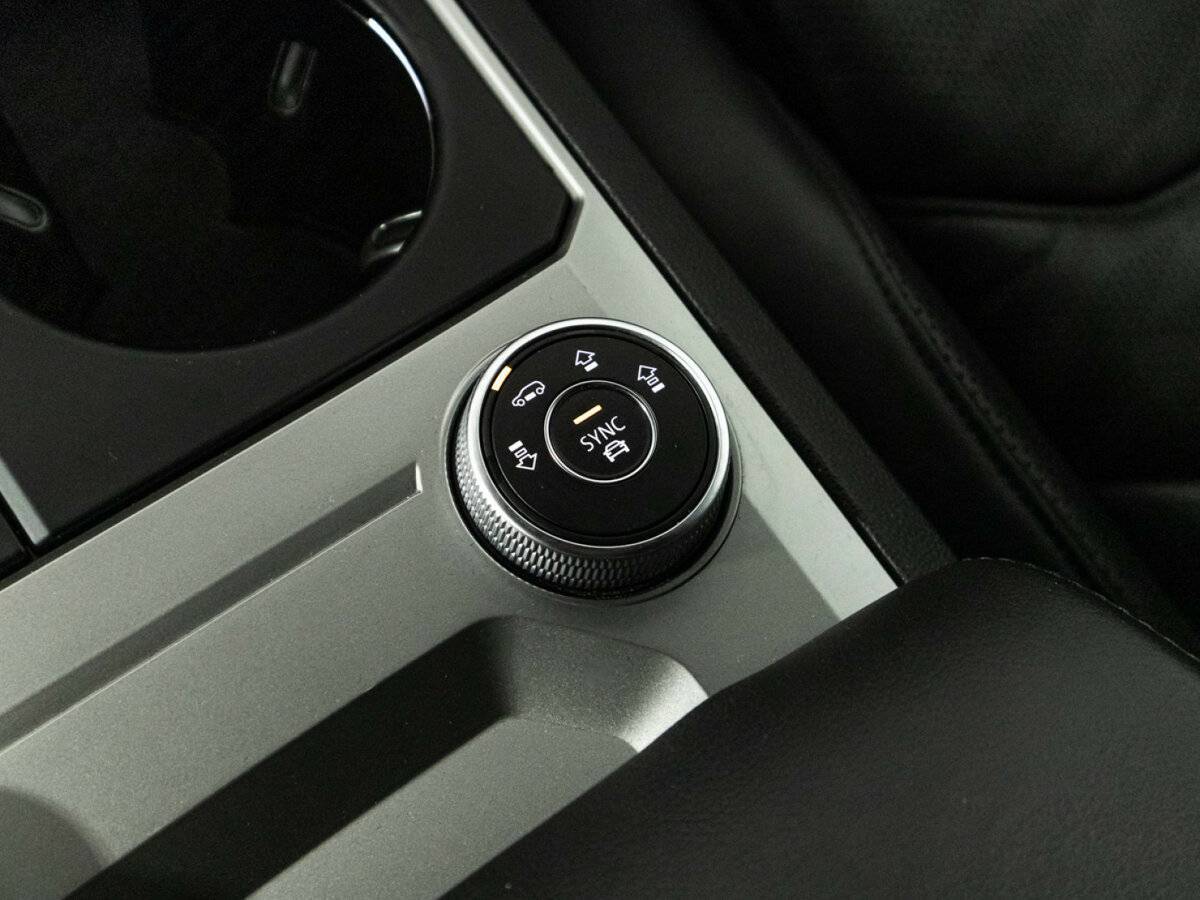 Volkswagen Touareg, 2018 Фото №20