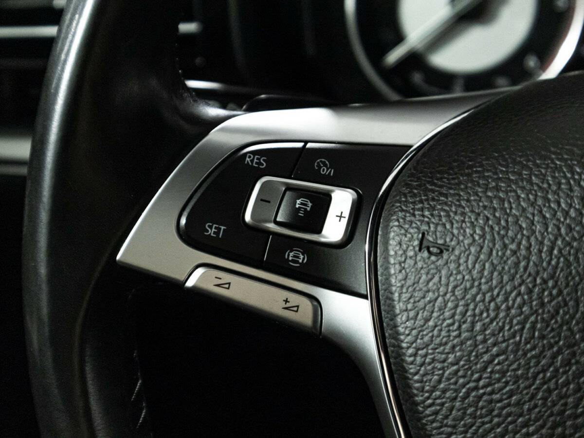 Volkswagen Touareg, 2018 Фото №23