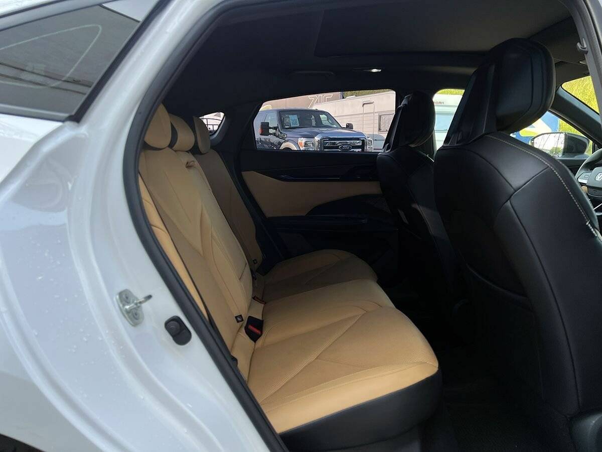 Changan UNI-V, 2023 Фото №13