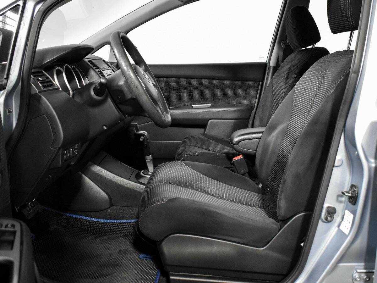 Nissan Tiida, 2010 Фото №10