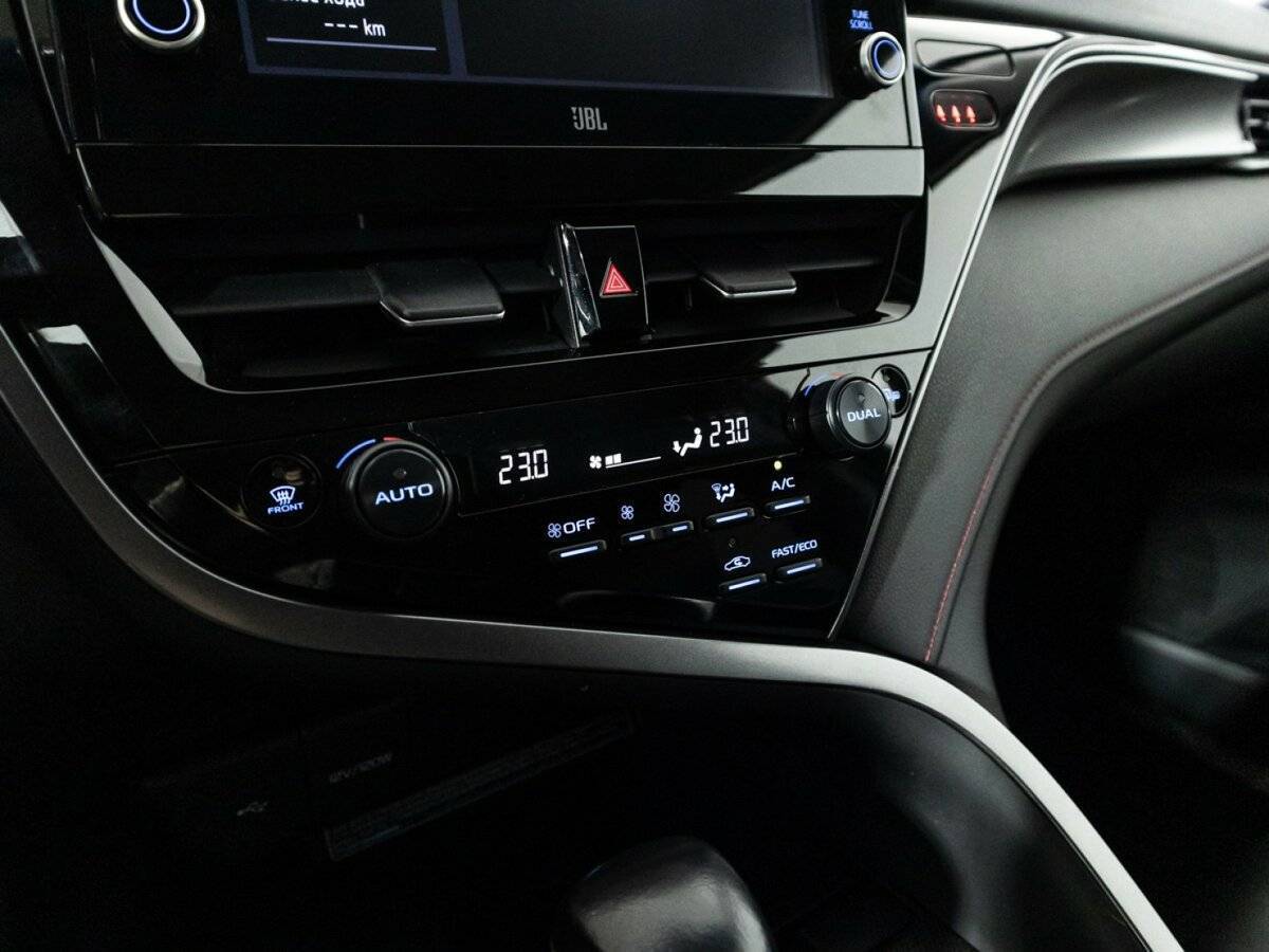 Toyota Camry, 2021 Фото №18