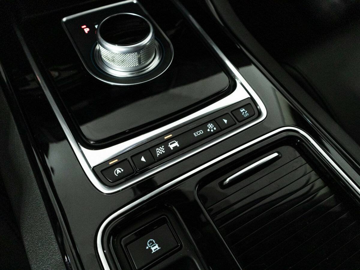 Jaguar XE, 2015 Фото №18