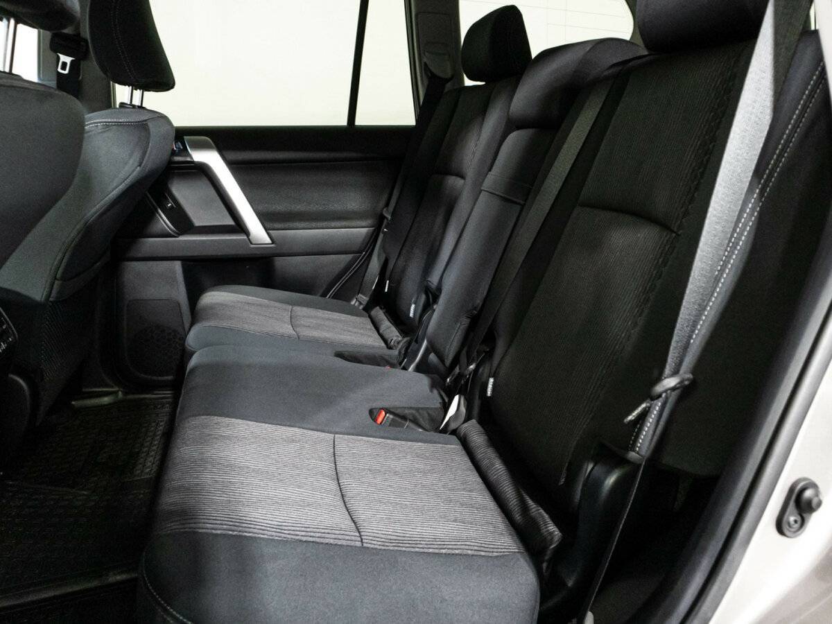 Toyota Land Cruiser Prado, 2020 Фото №10