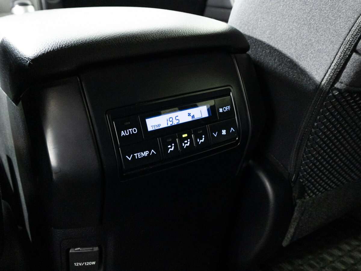 Toyota Land Cruiser Prado, 2020 Фото №22