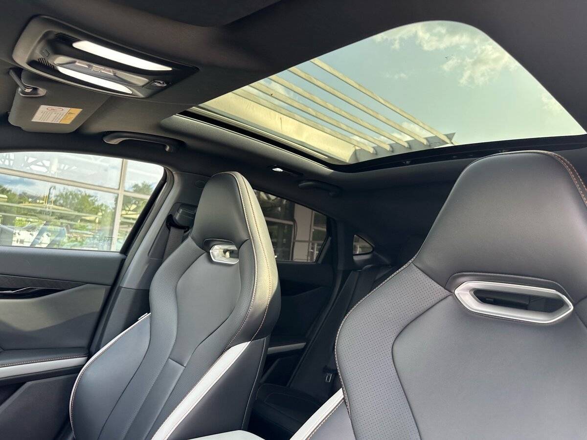 Changan UNI-V, 2024 Фото №15