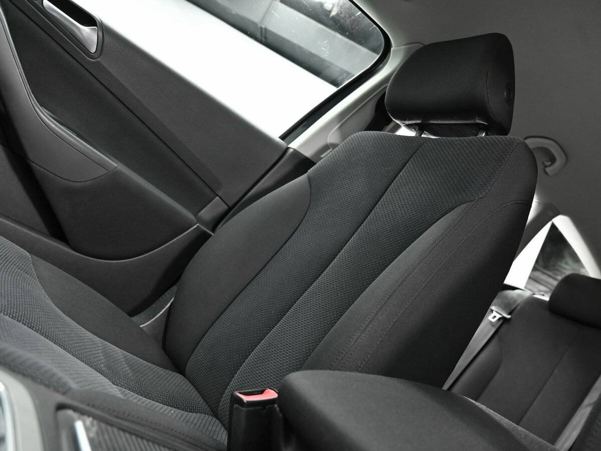 Volkswagen Passat, 2010 Фото №12