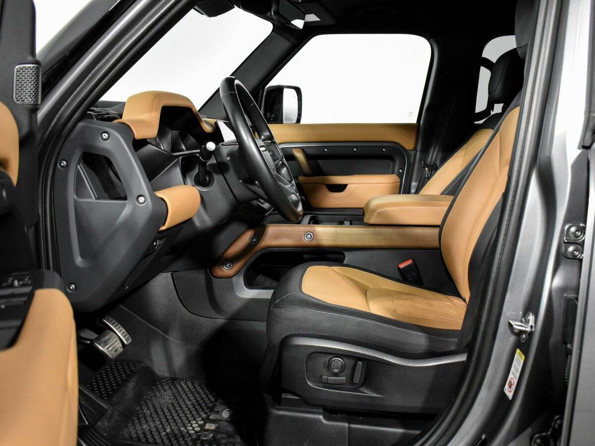Land Rover Defender 110, 2023 Фото №10