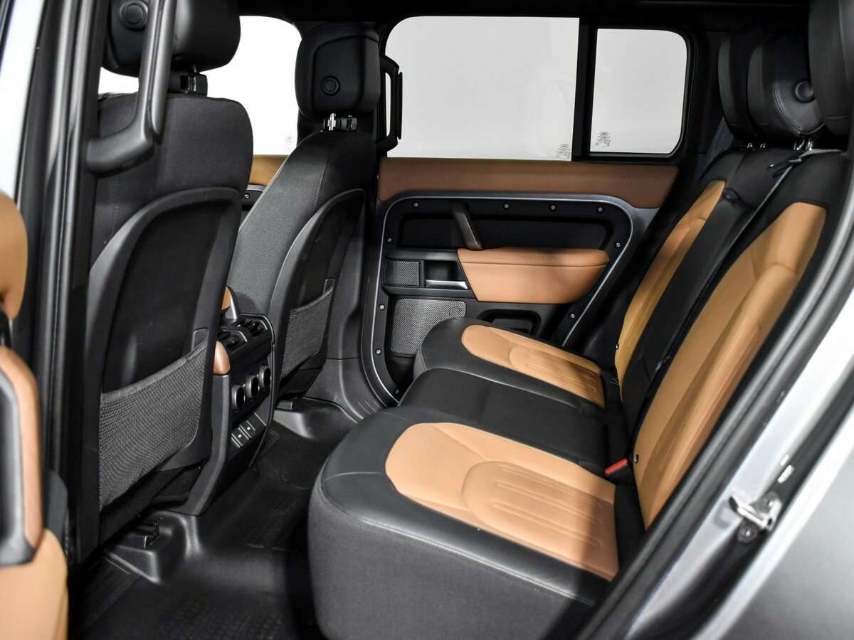 Land Rover Defender 110, 2023 Фото №11