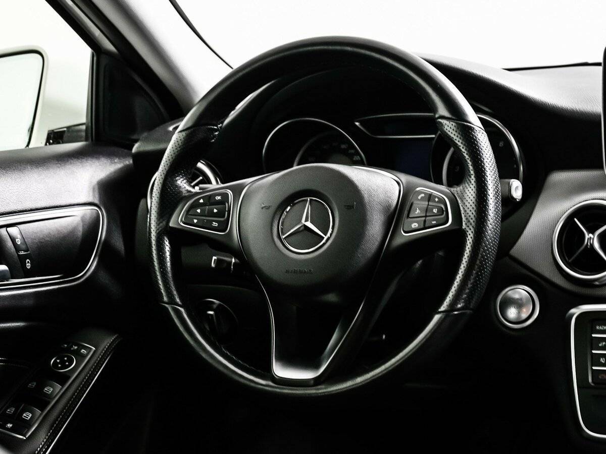 Mercedes-Benz GLA 200, 2019 Фото №16