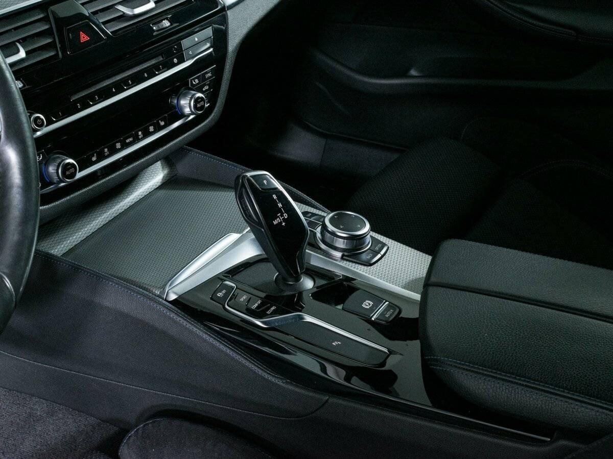 BMW 5 серии 520d xDrive, 2019 Фото №17