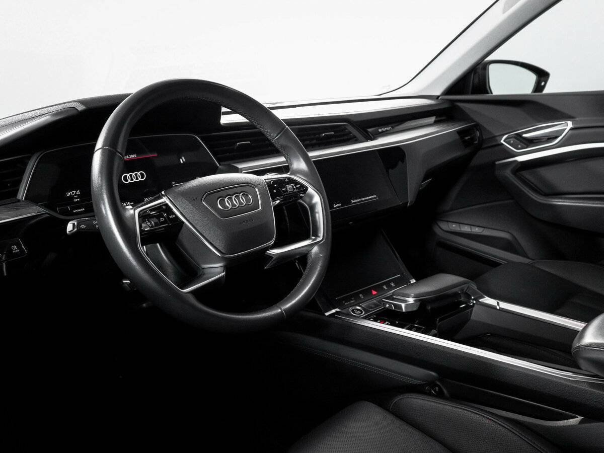 Audi e-tron Sportback 55, 2022 Фото №14