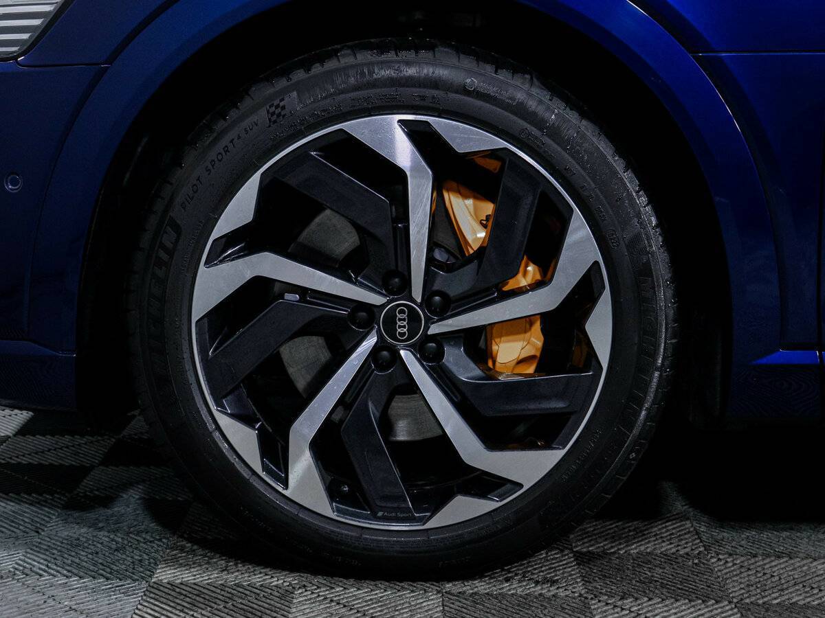 Audi e-tron Sportback 55, 2022 Фото №15